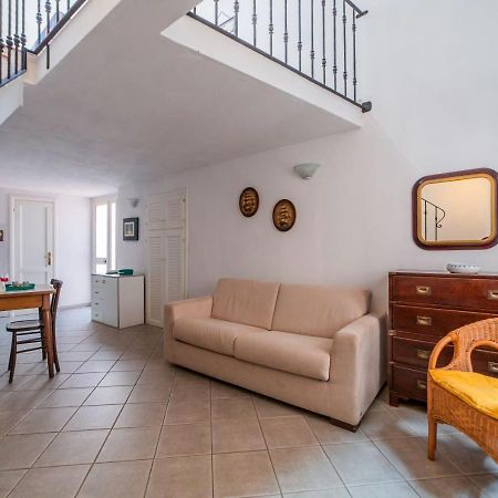 Murphy Holiday Home - Casa Papini Ла-Маддалена Экстерьер фото