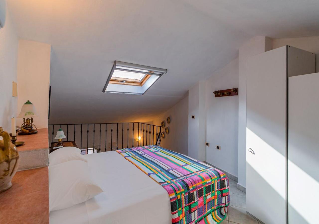 Murphy Holiday Home - Casa Papini Ла-Маддалена Экстерьер фото